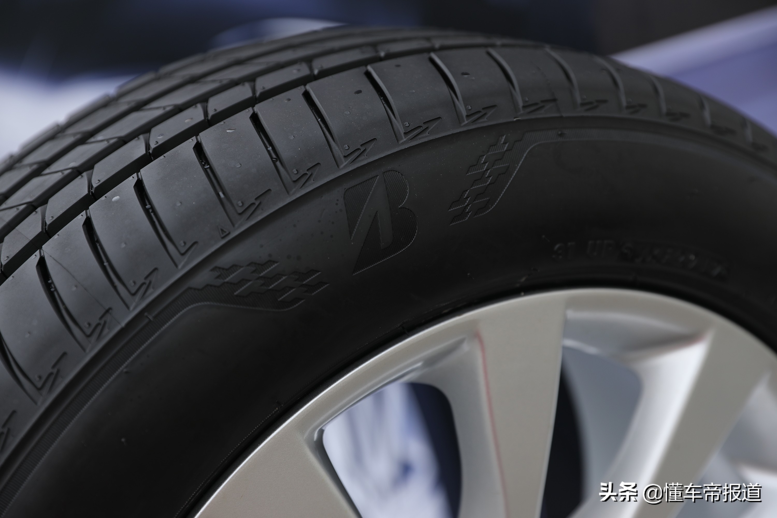 普利司通雪地轮胎静音效果怎么样,马牌轮胎和普利司通哪个静音好