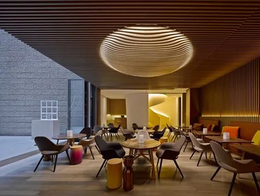 lv奢侈品设计,gucci店铺设计风格