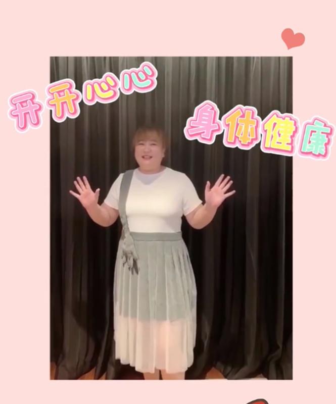 贾玲显瘦减龄穿搭,贾玲减龄穿衣搭配