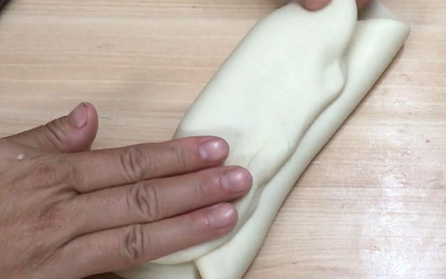 教你做绿豆糕，甜而不腻，酥香掉渣，孩子爱吃，简单一次就成功