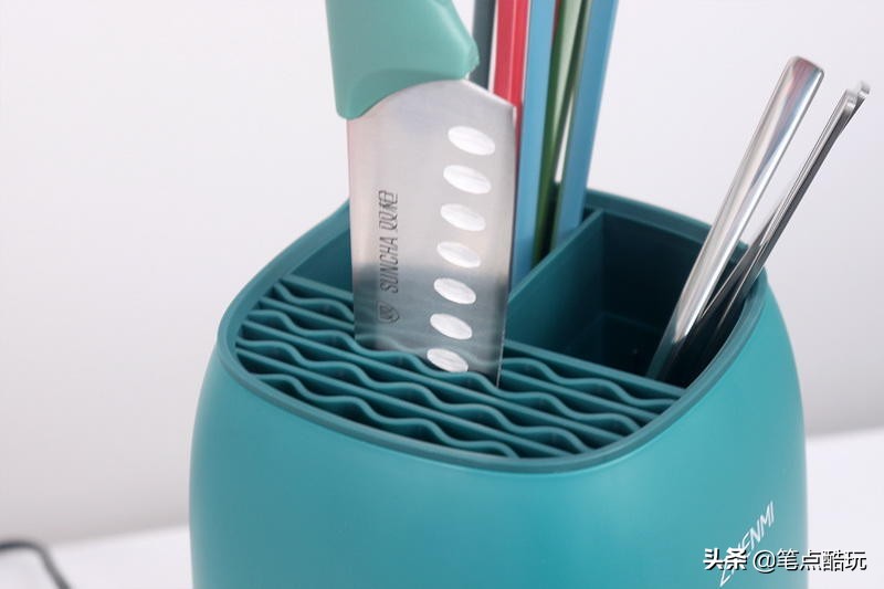 身为刀架筷笼，容不得藏污养菌！臻米K2刀叉筷子消毒机体验