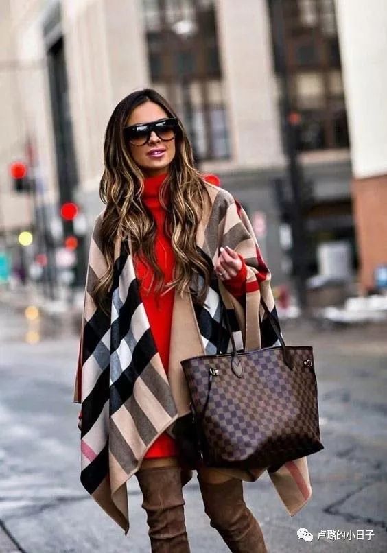 又轻又实用的名牌包,中国名牌包排行榜前十名及价位