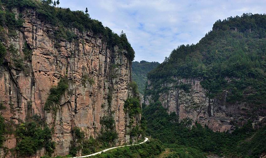 山似剑水如蓝，曾经年少在建南—建南纪事（上）