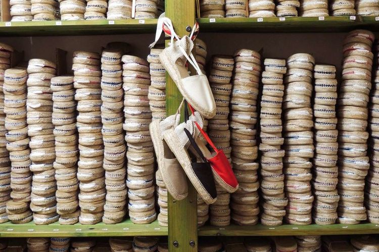 去巴塞罗那买什么纪念品,巴塞罗那官方纪念品在哪买