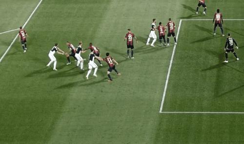 2-0大爆发！35分钟C罗彻底傻了眼！梅罗边缘人惊现“世界波”破门