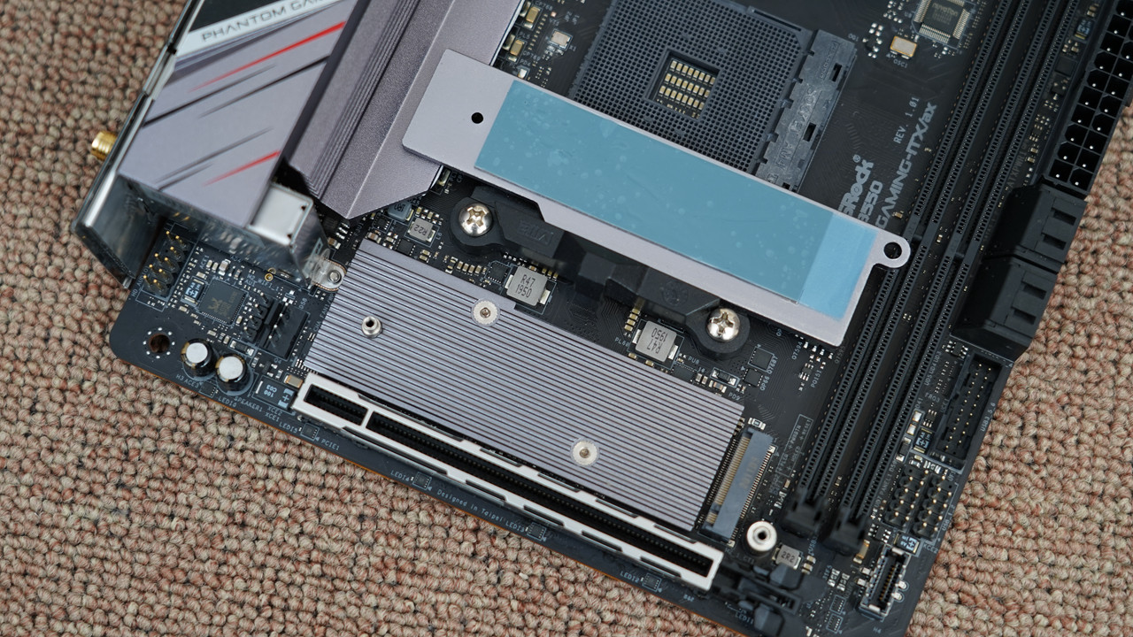 哪个机箱可以装3槽显卡,什么样的显卡适合装itx主机