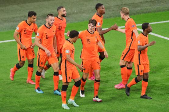 今日足球比赛在线直播结果,2023足球联赛直播比赛结果