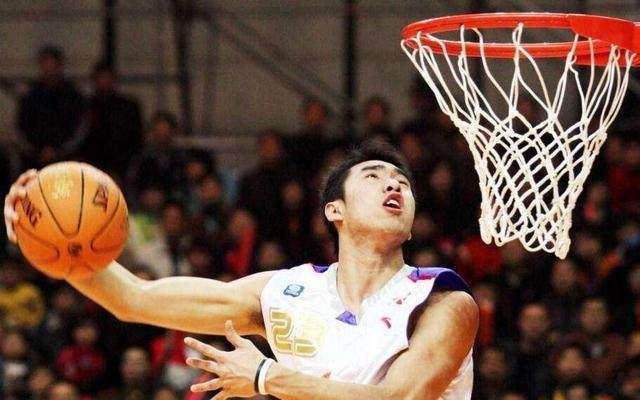 中国10大陨落的篮球天才：他本可成中国卡特，大风车扣篮一战成名