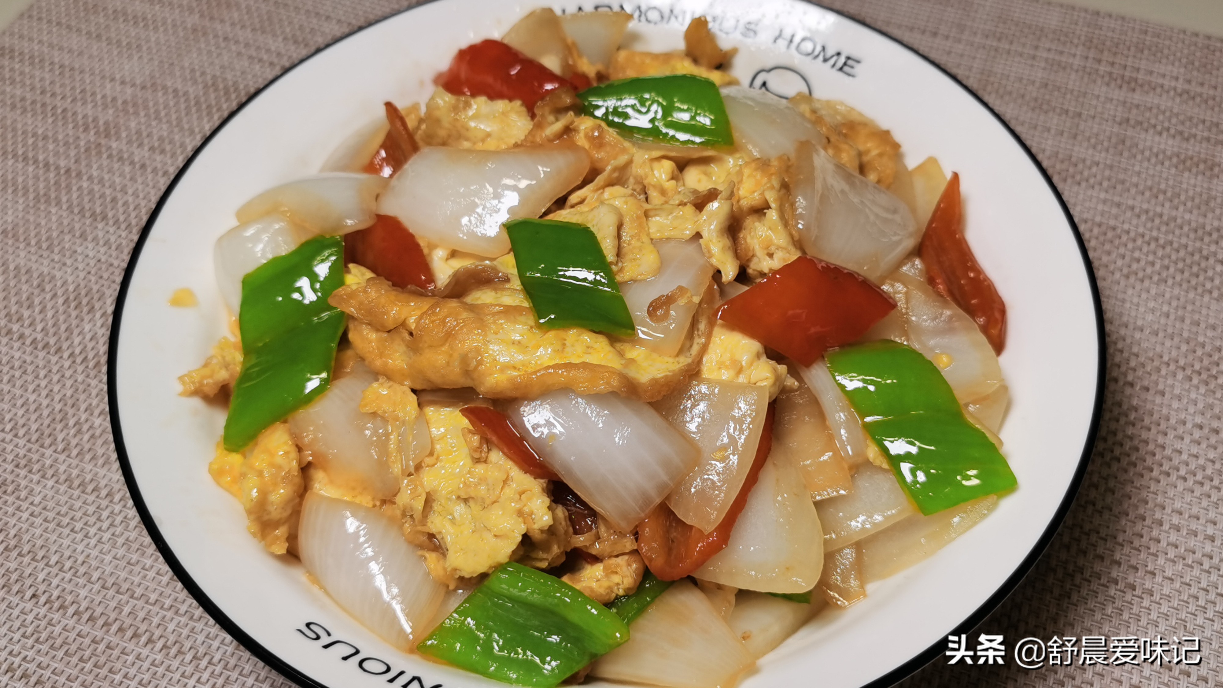 洋葱和鸡蛋怎么炒好吃加什么调料,洋葱炒鸡蛋百吃不厌味道好极了