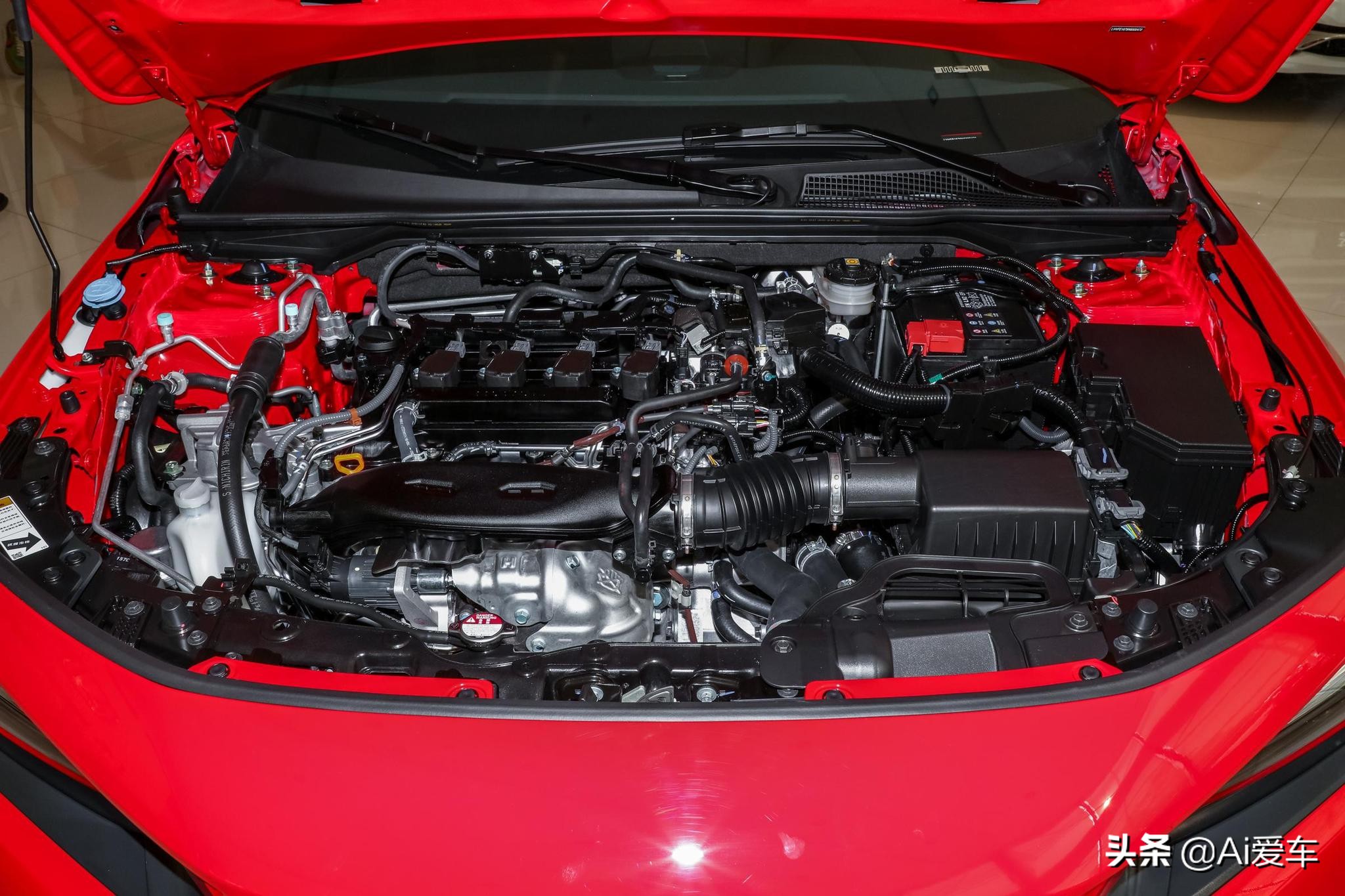 紧凑级运动轿车的标杆是本田思域,性能与颜值兼具本田思域闪亮登场