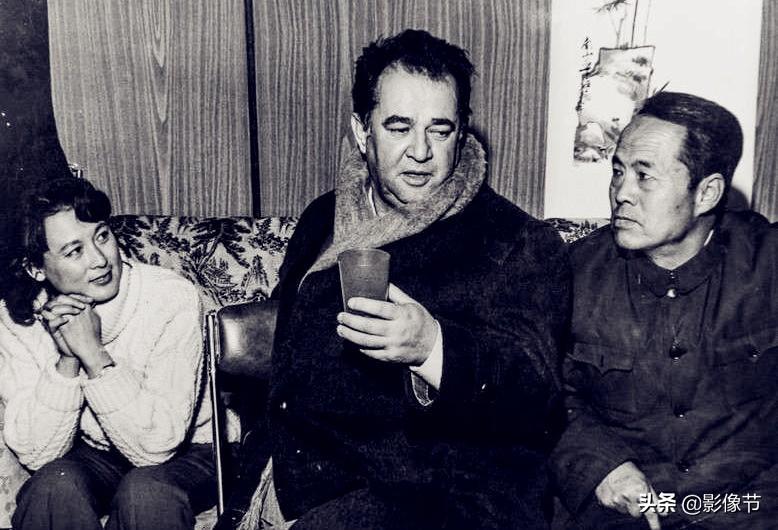 《瓦尔特保卫萨拉热窝》导演拒绝救援，最终死于萨拉热窝围困