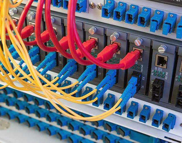 为啥电脑配置很高还是不如网吧,网吧的电脑和家里的电脑配置