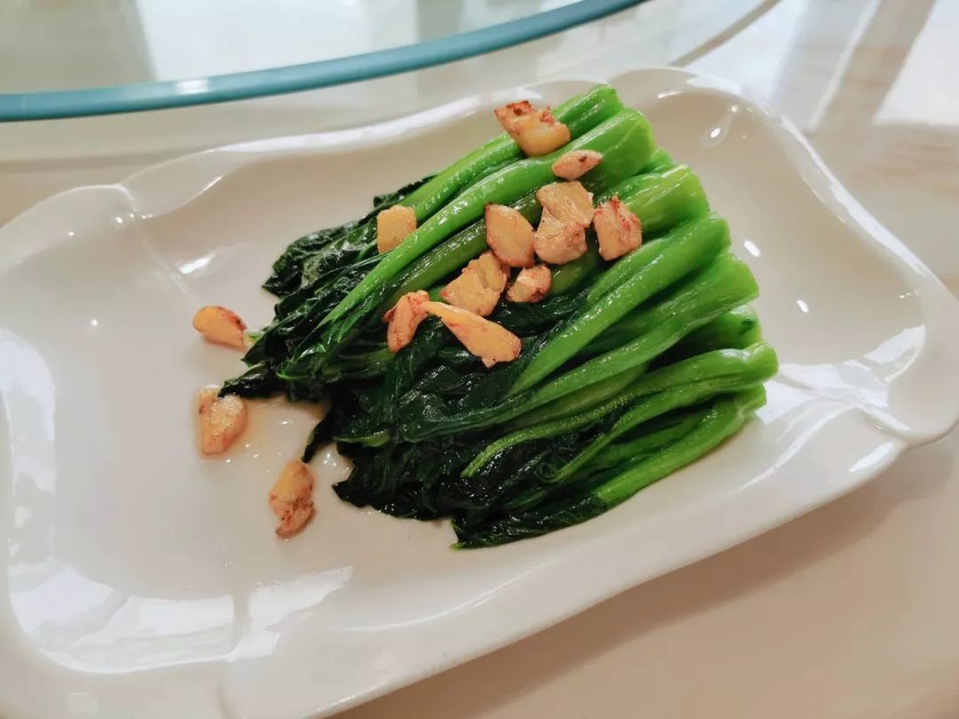 众多美味等你来吃，还等什么！仅88元抢贵阳潮汇利源海鲜酒楼套餐