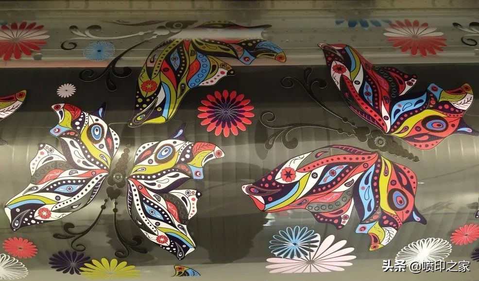 喷绘机和uv卷材机的区别,uv喷绘机有哪些优势