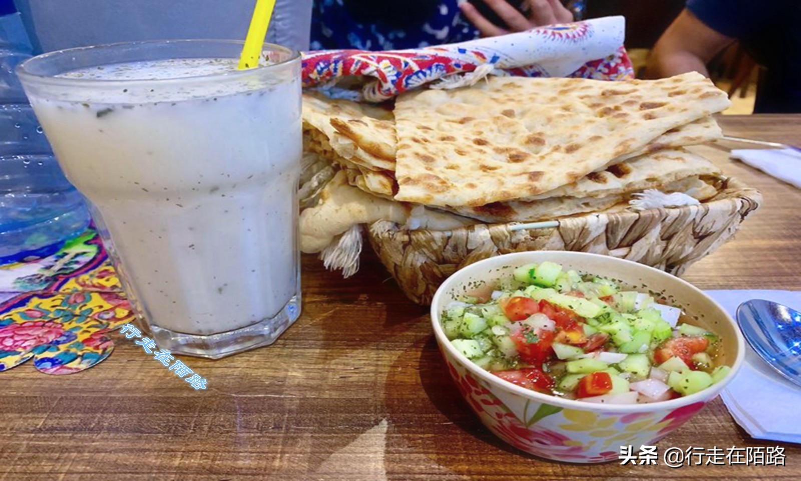 伊朗圣城旅完整版,伊朗衣食住行