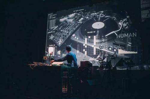 喊麦歌曲惊雷被歌手杨坤评价,杨坤diss喊麦惊雷完整版