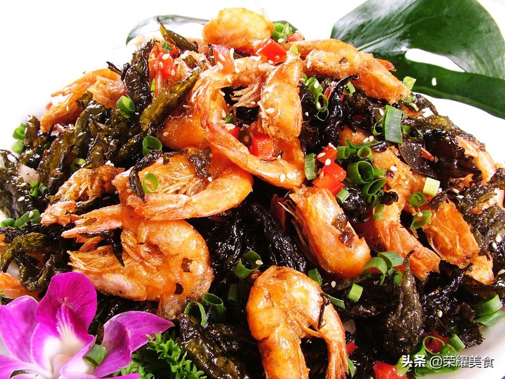 把虾壳都剥干净了怎么做好吃,虾壳的正确吃法