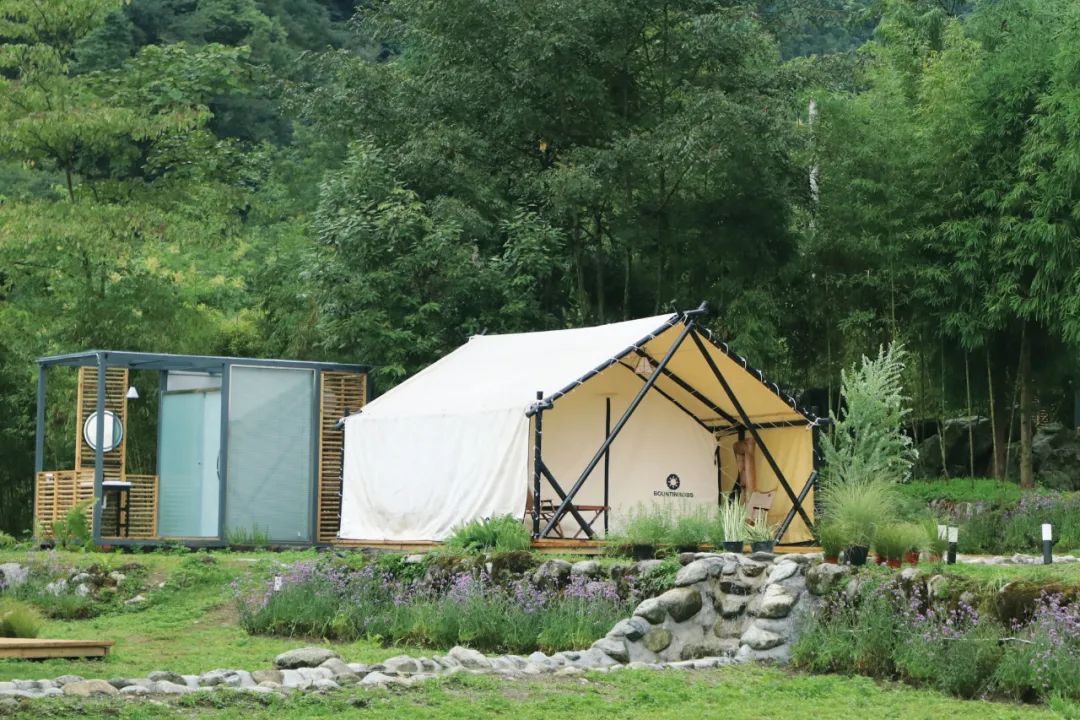 彭州太空舱营地,成都熊猫森林太空舱民宿