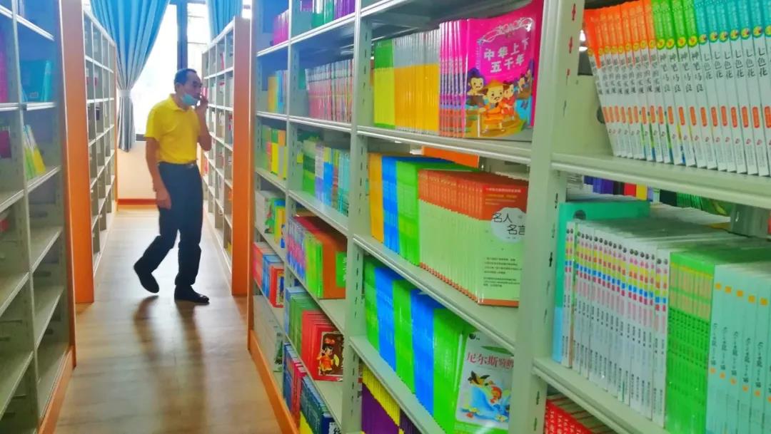 岳阳县曲赋协会在本县城南小学开展采风活动