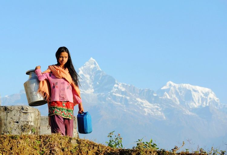 此国*旗国**画了一条白龙，却只有四个爪子，是为了体现对清朝的尊重