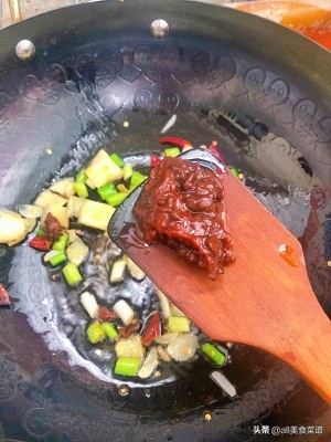 自家小院铁锅炖鸡鸭鱼肉,铁锅炖鱼肉最好吃的做法