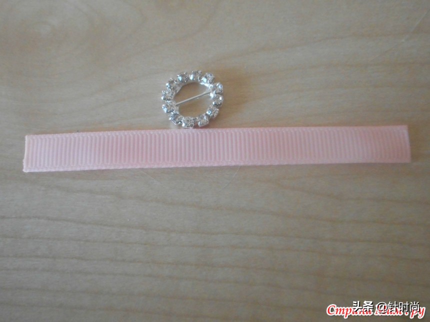 丝带儿童头花蝴蝶结手工制作过程,丝带蝴蝶结头花制作教程