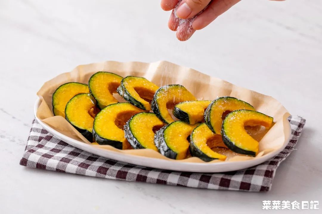 上班族午饭微波炉加热,微波炉解决一日三餐