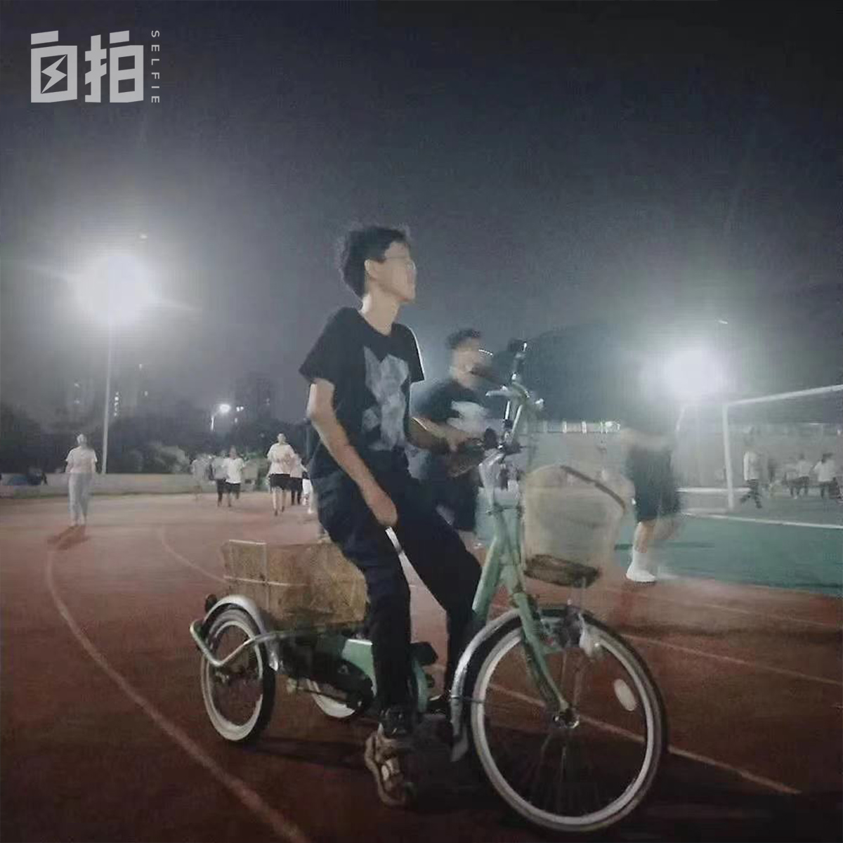 我，坐轮椅的大学生，上天能跳伞、下海能潜水，像普通人一样生活