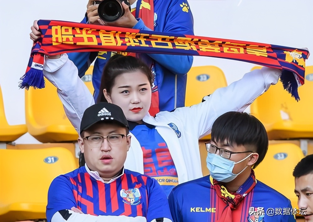 中超哪支球队的女球迷最漂亮,中超女球迷惊艳全场