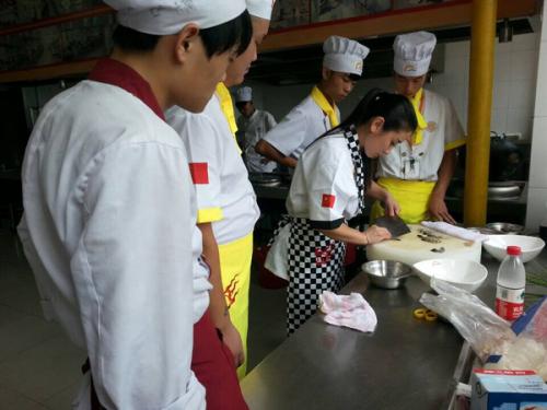 餐饮加盟新商业模式分析,餐饮创业选择加盟品牌有哪些优势