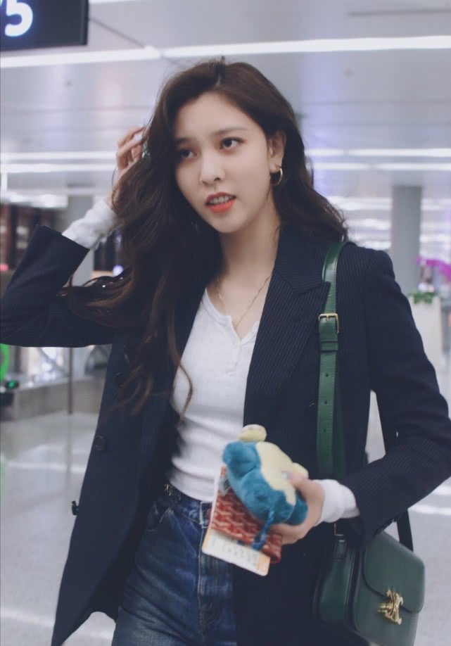 宋妍霏牛仔裤身材,宋妍霏的裤子穿搭