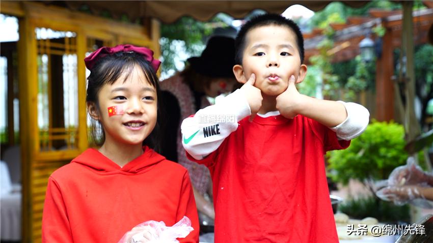 传统手工月饼感受中秋文化,迎中秋庆国庆节活动主题手工做月饼