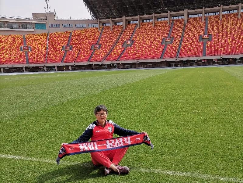 痴心球迷顽强抗癌，她是“圣朱雀”怒放的花