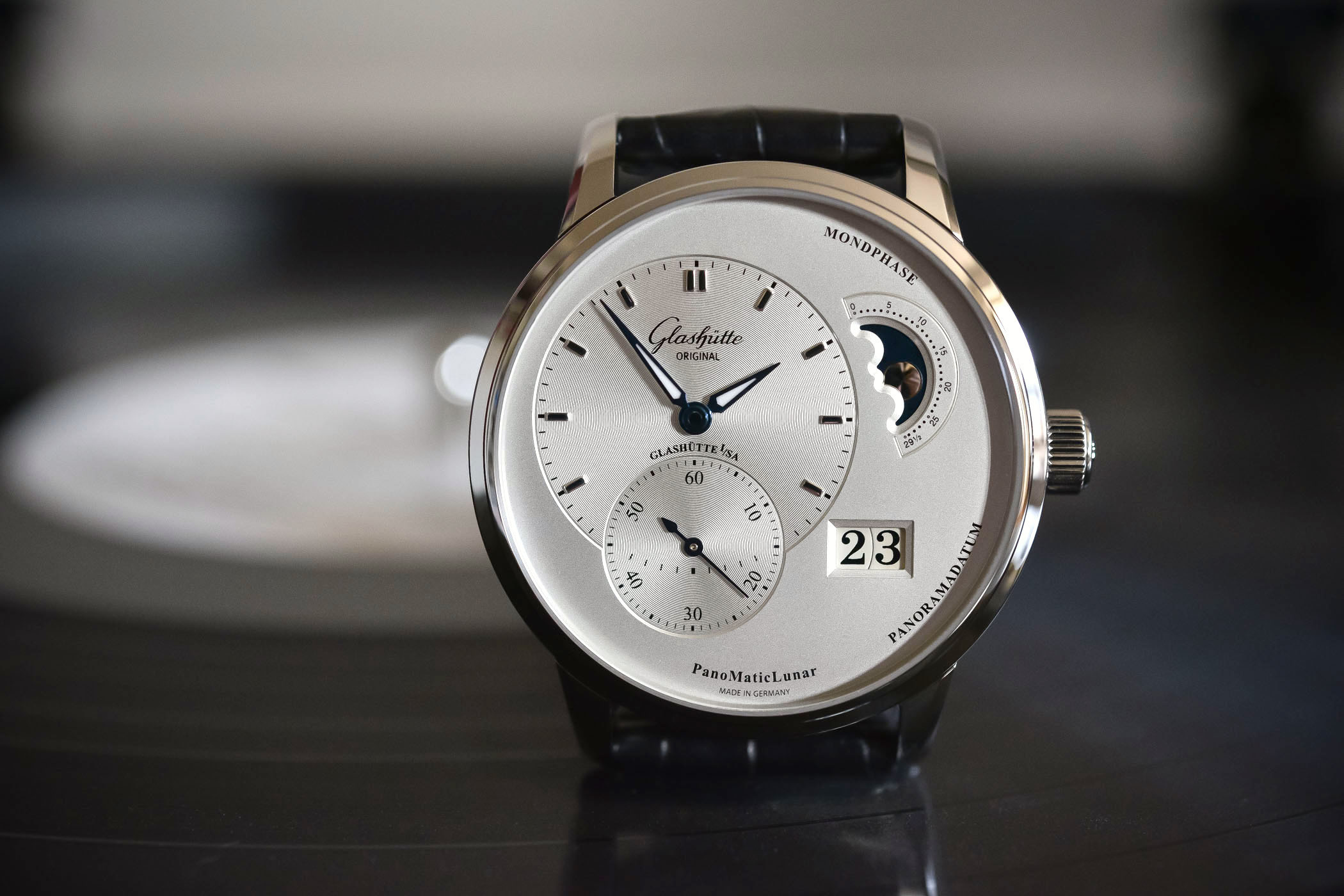 瑞士2168机芯和8234机芯通用吗,3330机芯和7750机芯通用么