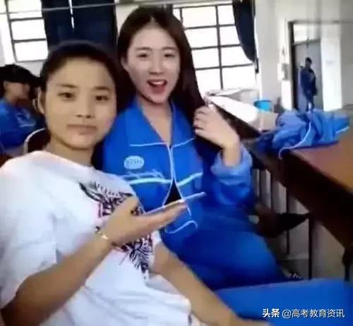 富士康打工妹第一次晚上加班,富士康打工妹为什么喜欢上夜班