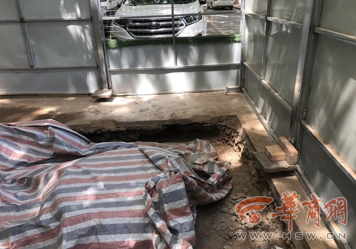 西安电动车摔倒事件,西安一男子半夜骑车