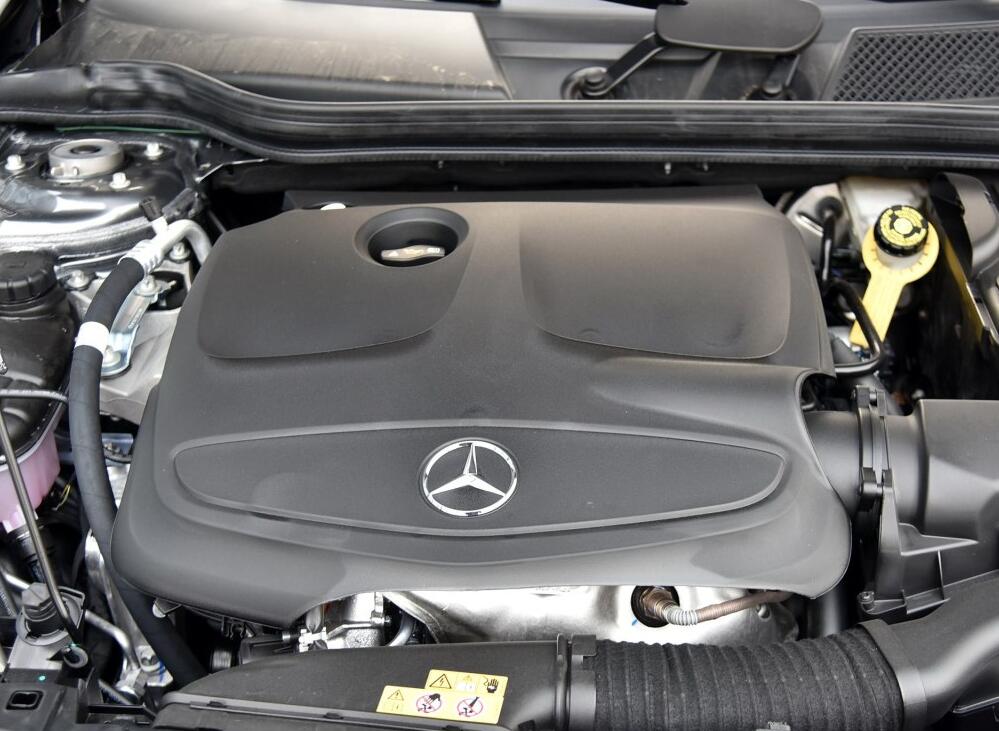 奔驰GLA正常行驶突然爆缸，质量问题频发的奔驰将走向何方？