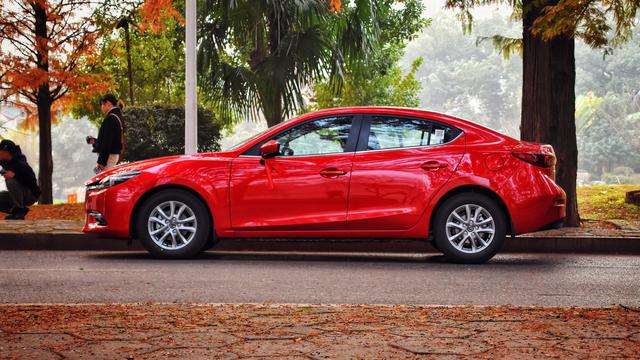 到底应该买思域还是昂克赛拉,昂克赛拉和思域离地间隙