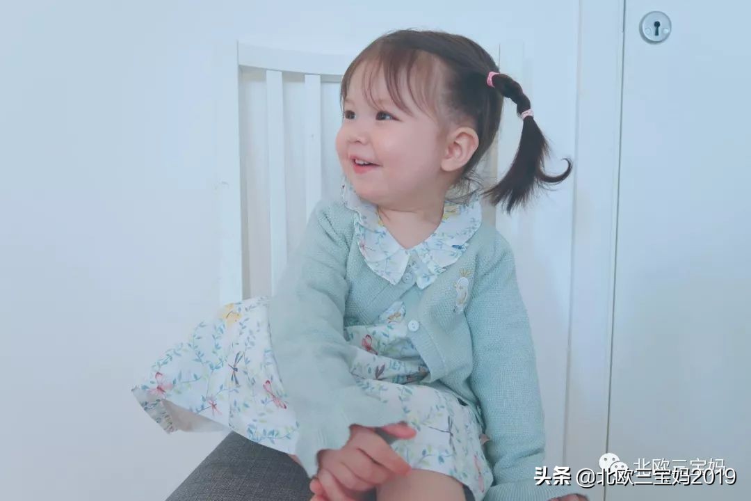 妮妮同款公主发型,最简单好学的三岁妮妮发型