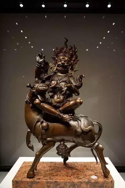 清代铜鎏金佛像的鉴定,清代铜鎏金无量寿佛像