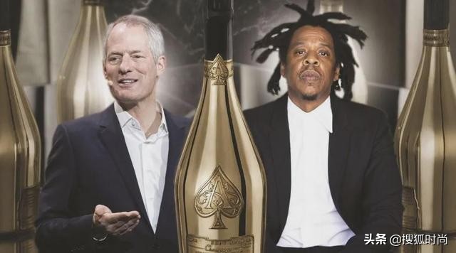 网友爆料王思聪夜店一晚消费30万,王思聪夜店花费4亿人民币