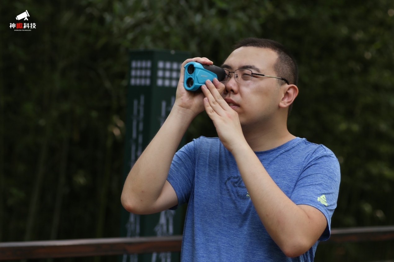 高尔夫球弹道补偿，泰格·伍兹不是梦PF230激光测距望远镜开箱