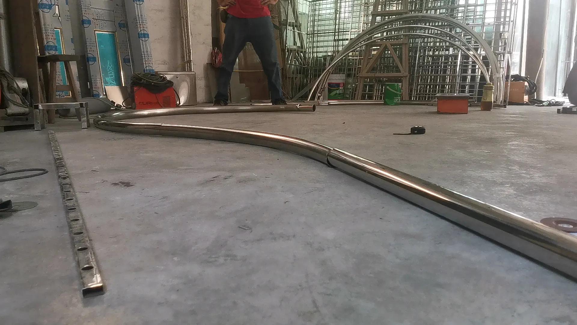 异形不锈钢防盗网,不锈钢防盗栏杆设计