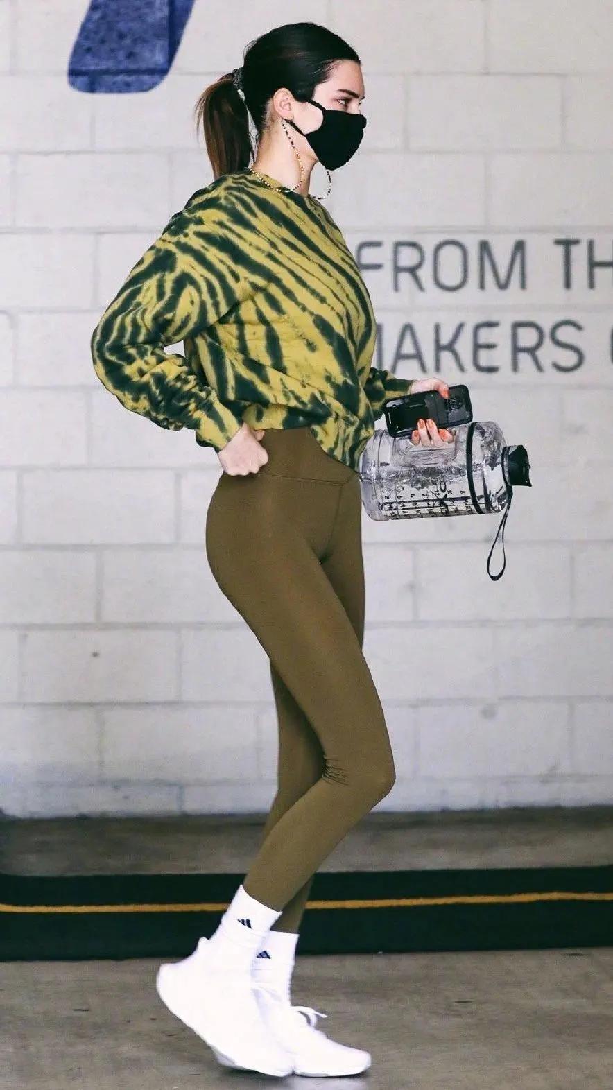 瑜伽运动服的款式,瑜伽服装运动服