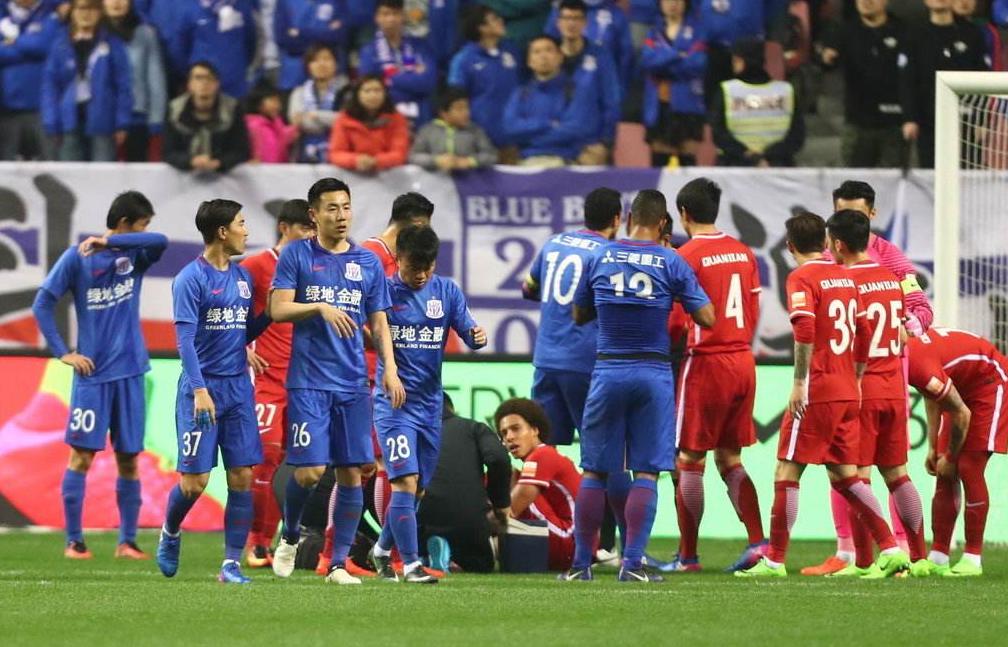 申花战重庆争议判罚,上海申花对重庆裁判