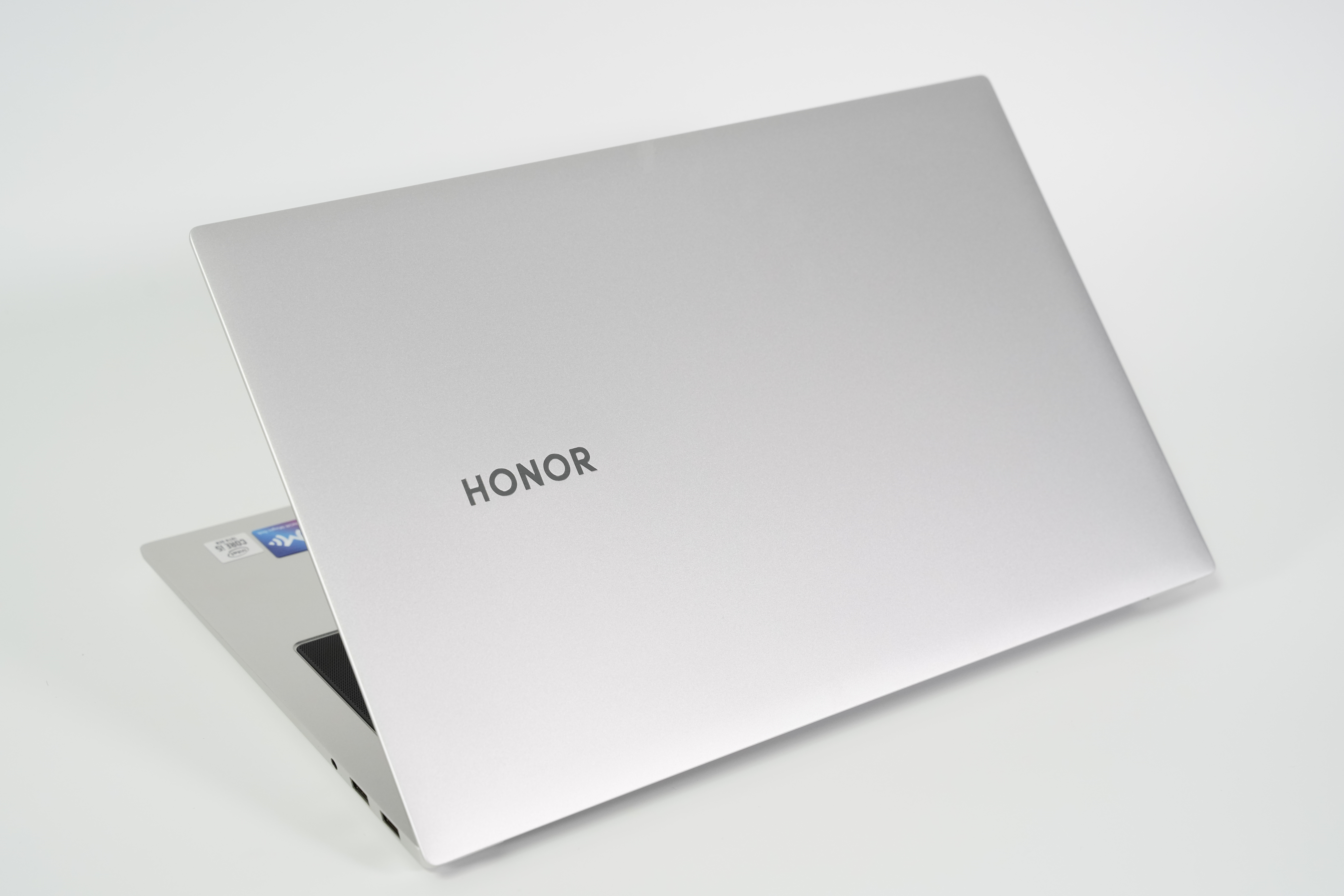 光荣magicbookpro2020拆机,光荣magicbookpro2020版拆解