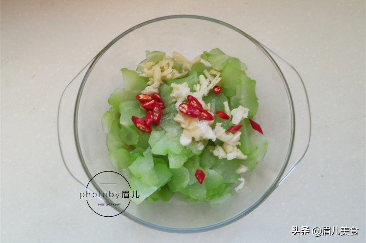 秋天减肥，这瓜别放过，仅2元一斤，拌一拌就上桌，大口吃不长肉