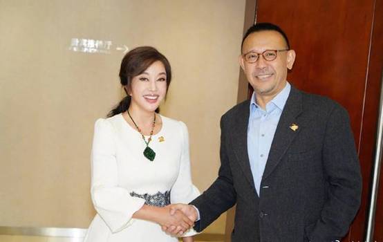 陈国军刘晓庆姜文三人照片,陈国军找姜文谈话