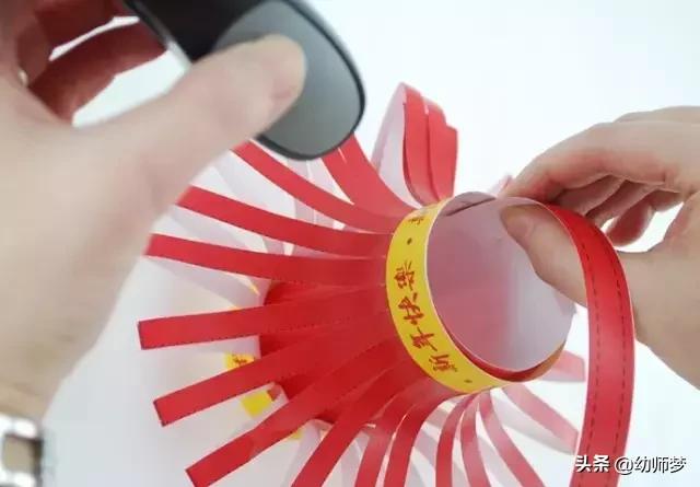 新年红包手工灯笼制作步骤,2022新年挂饰手工灯笼