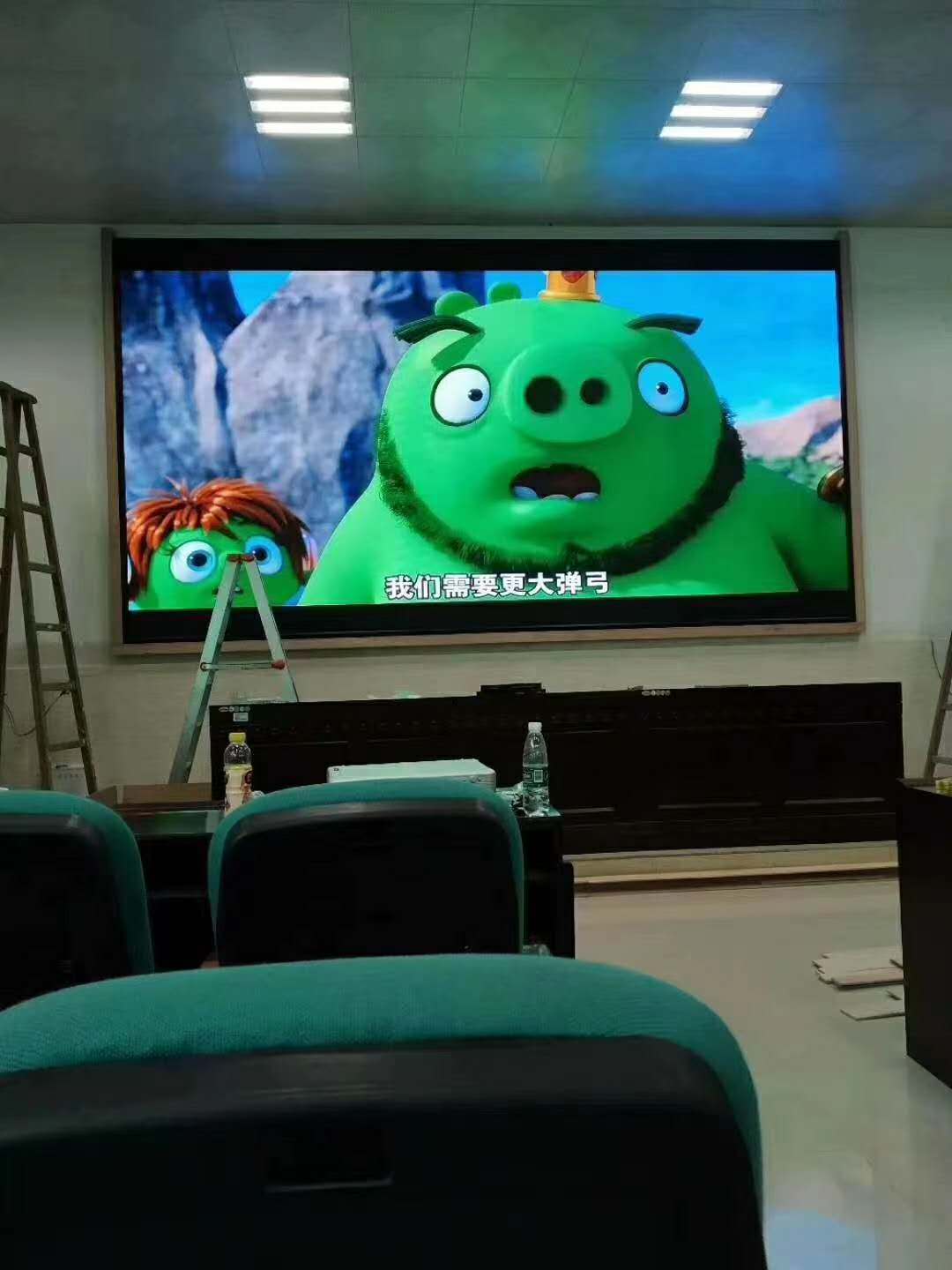 室内彩色led显示屏如何选型号,led室内全彩显示屏p2主要参数